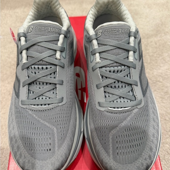 NIB New Balance Fresh Foam X 1080 v14 in Gray and White - Picture 6 of 8